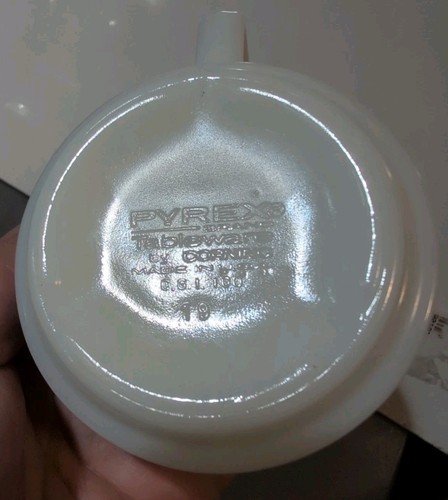 PYREX SOUP'S on UNITED AIRLINES BLUE / WHITE MILK GLASS PLANE TRAVEL MUG CUP - Picture 7 of 9