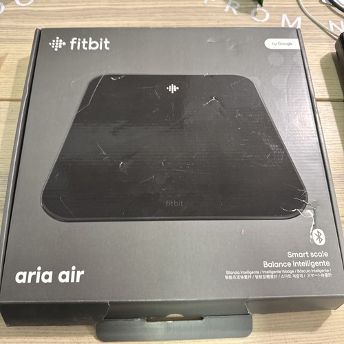 Fitbit Aria Air Smart Scale -Bluetooth, Displays & Tracks Weight, Black - Picture 3 of 4