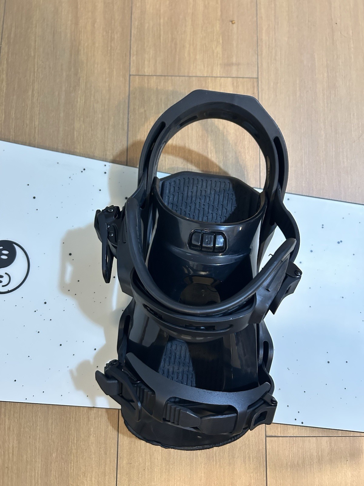 2022 Bataleon Chaser 155 Snowboard + Matching Chaser Bindings (L) – Lightly Used