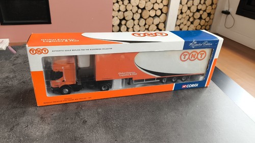 1/50 CORGI CC12111 RENAULT PREMIUM STEP FRAME BOX TRAILER TNT LOGISTICS NMIB