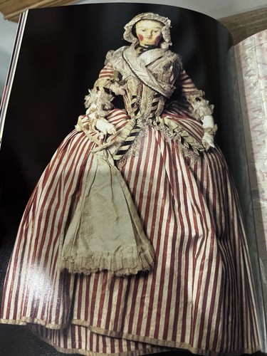 The Rose Unfolds Rarities of the Whytel Museum of Doll Art Volume One - Picture 11 of 15