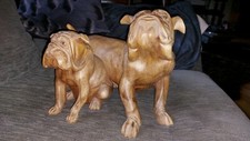 erstklassige,gro&szlig;e, geschnitzte Skulptur: Bulldoggen, signiert A.M. 40x28x28 cm