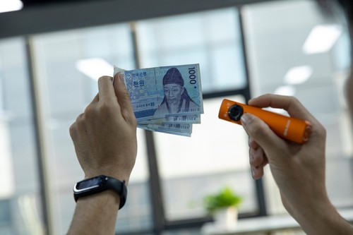 Olight Arkfeld UV + White LED Flashlight, 1000 Lumens, Orange, Neutral White - Picture 10 of 24