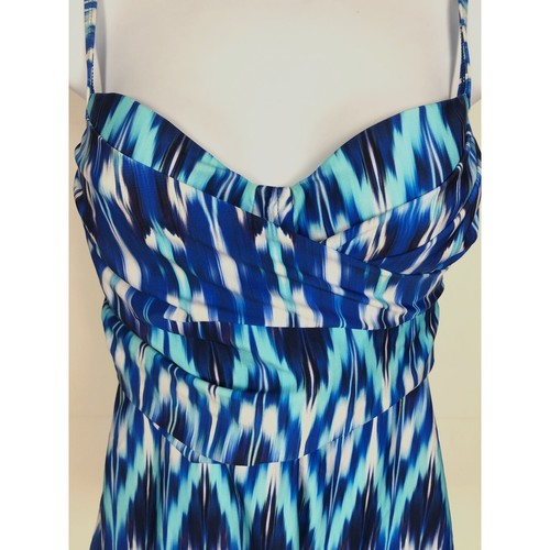 Athena Women's Tankini Top Size 6 Blue White Underwire New Without Tags - Picture 2 of 16