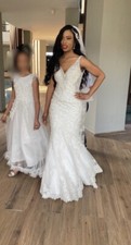 Gorgeous Mermaid/Beach Style Elegant Wedding Dress. Size 2