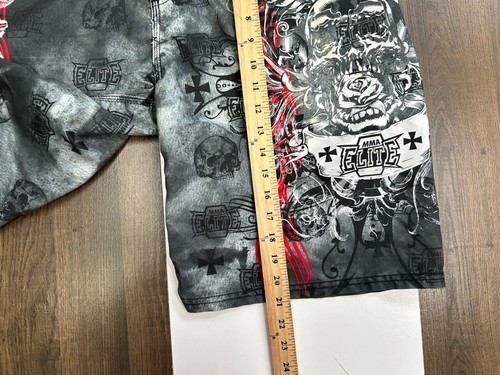 MMA Elite Mens Size M Gray Smoke Skull Iron Cross Pattern Shorts Drawstring - Picture 8 of 10