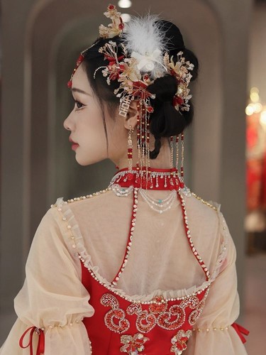 Abito da sposa rosso Xiuhe abito da sposa Cheongsam stile cinese set dimagrante - Foto 3 di 6