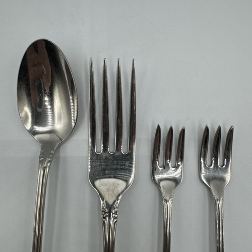 Oneida CHATEAU Oneidacraft Deluxe Stainless Flatware 4 Piece Mixed Lot - Picture 2 of 6