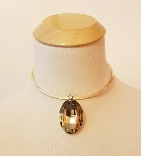 18" Gold Tone Huge Light Topaz Brown Faceted Pendant Choker Necklace