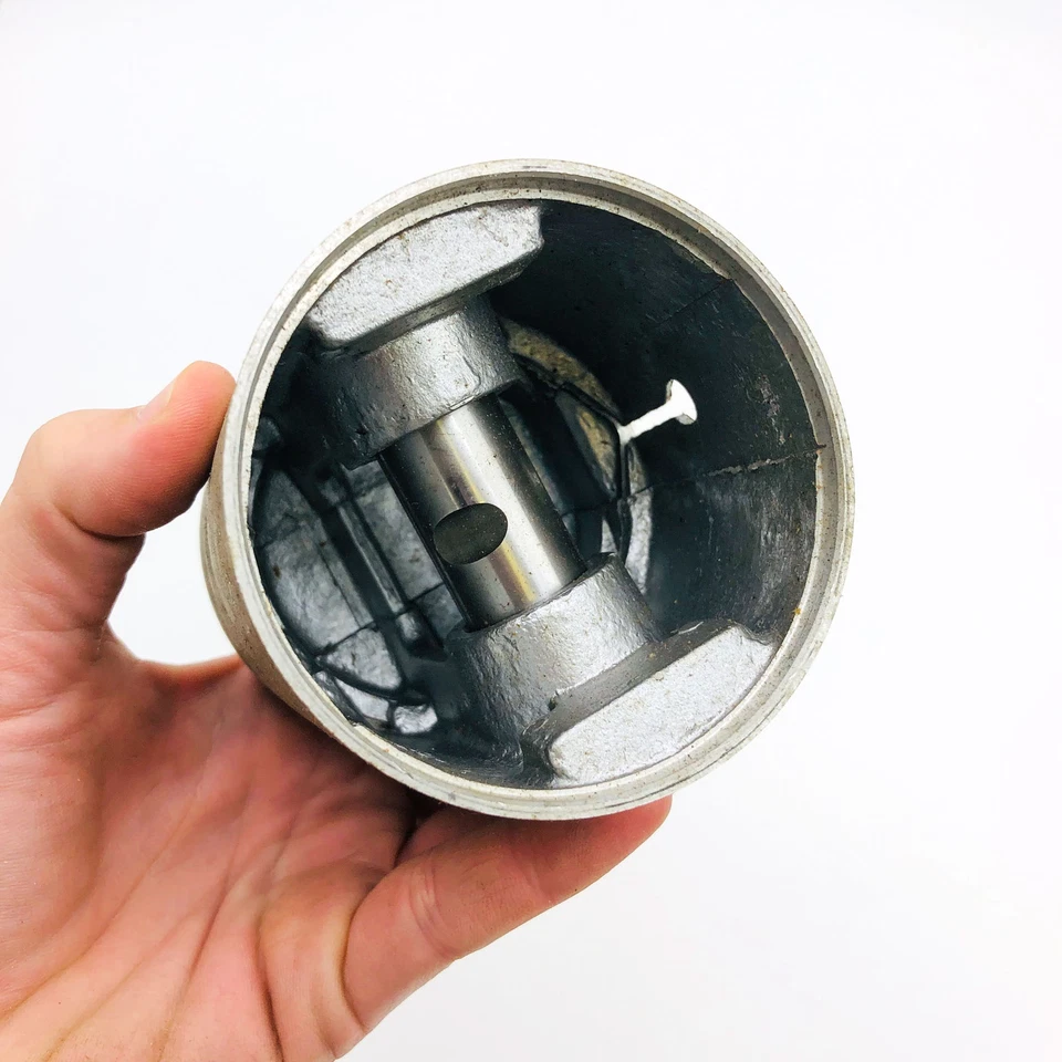 AMC Jeep 8121658 Piston .040 OEM NOS 54-83 CJ Series with F-134 Engine Open Foto 3 de 4