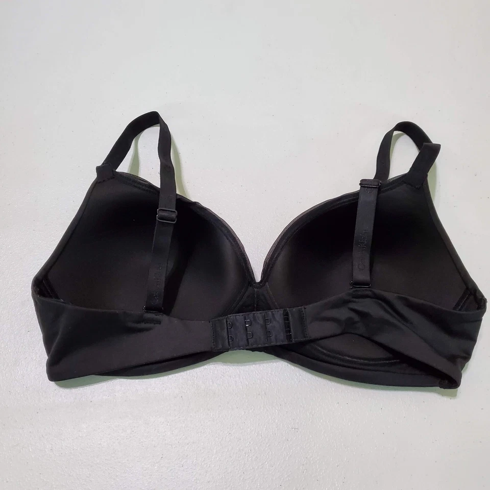 Calvin Klein Women Bra Medium Black T-Shirt Wireless Lightly Lined Convertible - Image 4 of 4