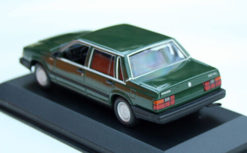 Volvo 740 GL Sedan Year 1984-1989, Dark Green, Minichamps Model In Scale 1:43 - Picture 2 of 6