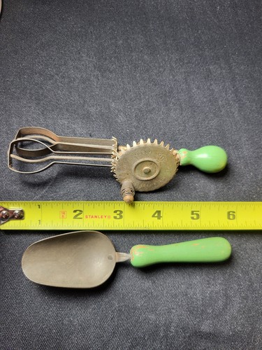 Antique, Tiny, Green Handled, A&J Scoop & Beater, Salesman Sample or Child's? - Picture 10 of 16