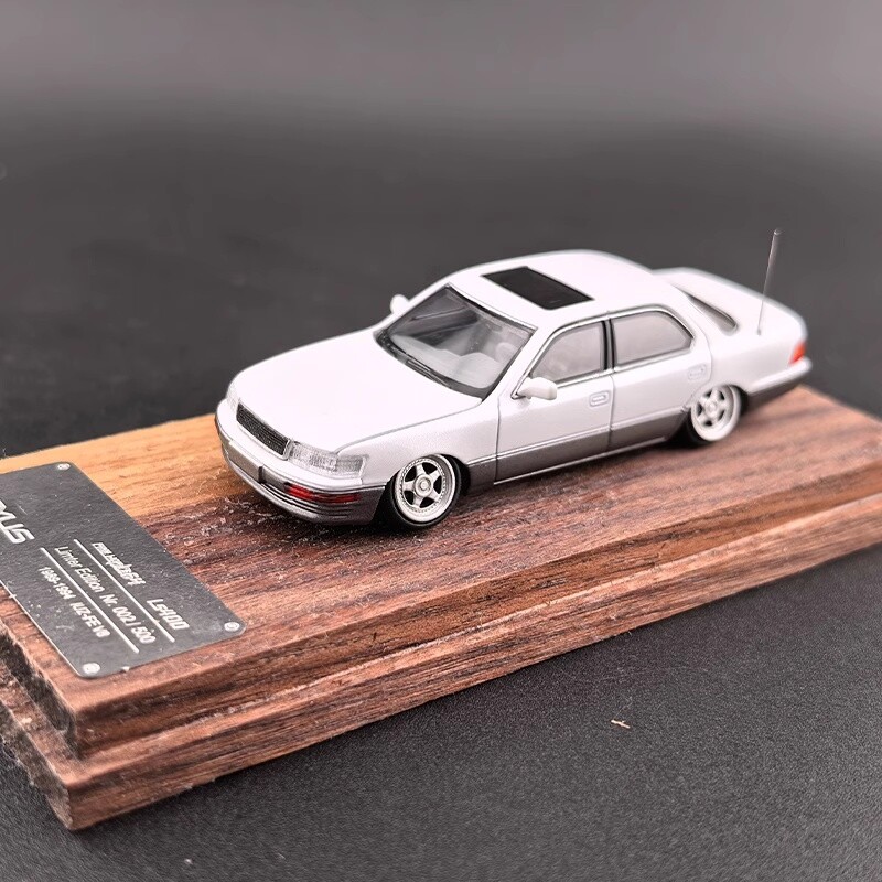 Fine Works64 1:64 LEXUS LS400 XF10 (UCF10) Diecast model Car