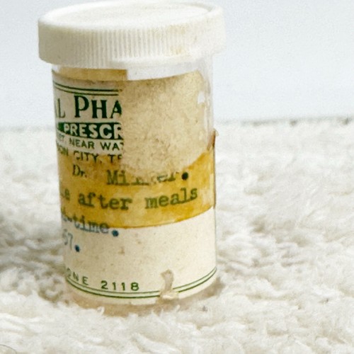 Vintage 1957 Hospital Pharmacy Bottle Medicine Movie Prop Johnson City TN - Picture 8 of 10