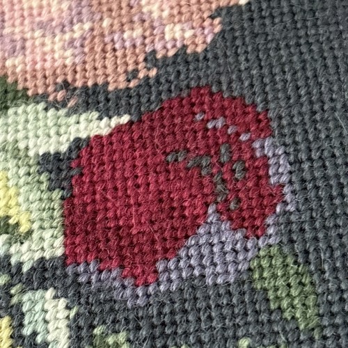 "Tapiz de punta de aguja enmarcado de colección floral enmarcado profesionalmente 17 X20""" - Imagen 3 de 5
