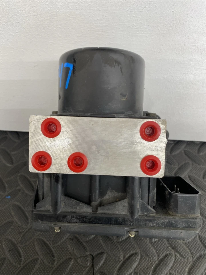 Módulo de bomba de freno antibloqueo ABS Nissan Xterra 2000 OEM 47660 7Z201 Foto 4 de 4