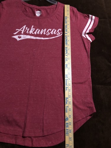 Arkansas Razorback Ladies T-Shirt Burgundy Large (12/14) - Picture 7 of 8