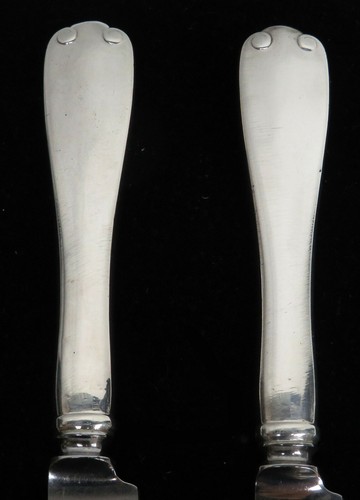 TIFFANY & CO FLEMISH (2) STERLING SILVER 10 1/8" DINNER KNIVES - Picture 3 of 4