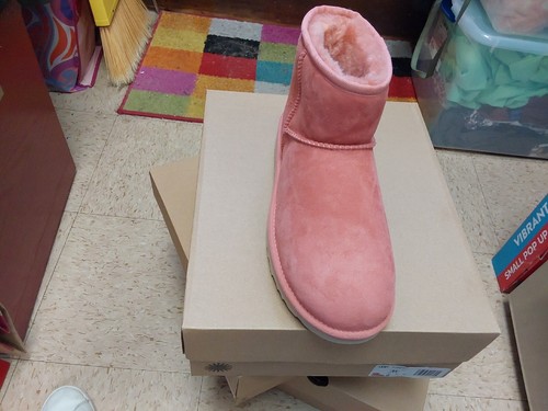 Nueva en caja Ugg Mujer Clásicas Mini Botas CYPT Peach 11 - Imagen 3 de 4