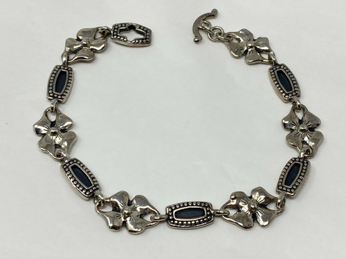Beautiful Retired PREMIER DESIGNS Silvertone MAGNOLIA 8" Toggle Bracelet - Picture 3 of 8