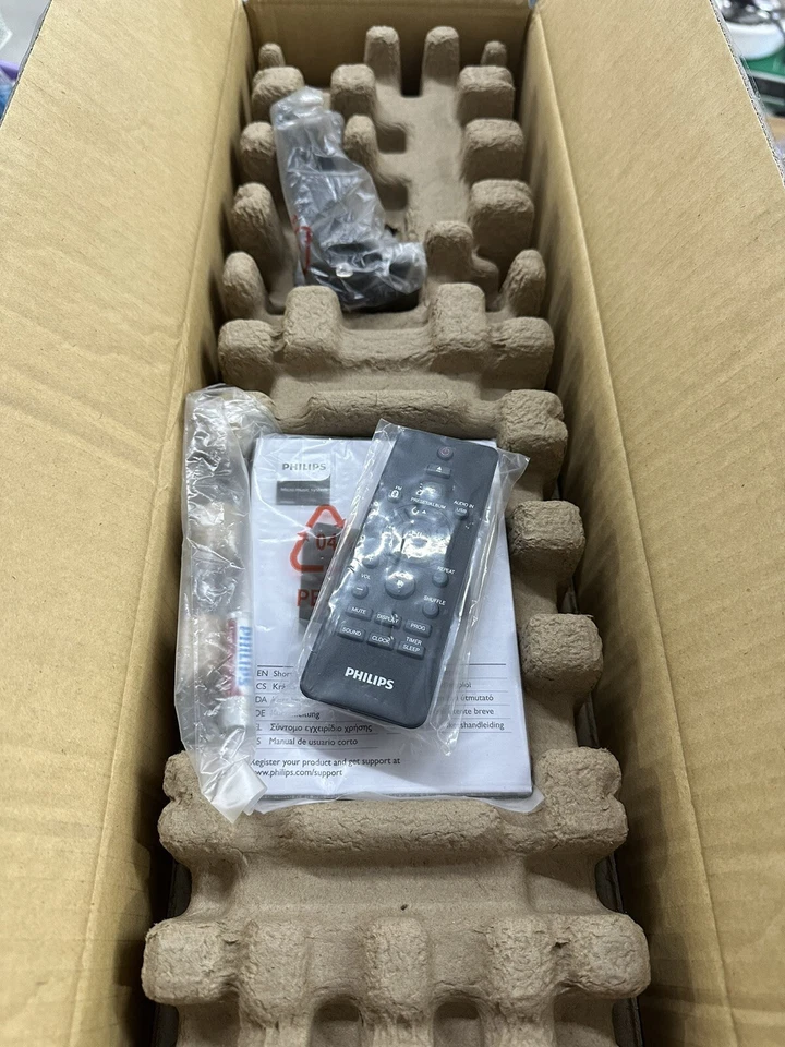 Philips Micro Music System with CD Player. MP3. USB. Bluetooth - Image 4 of 4