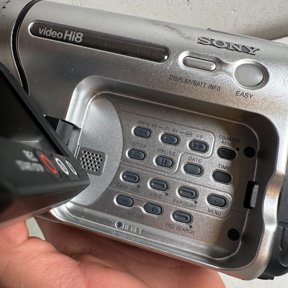 Sony Hi8 Handycam Silver 990x Digital Zoom Video Camera