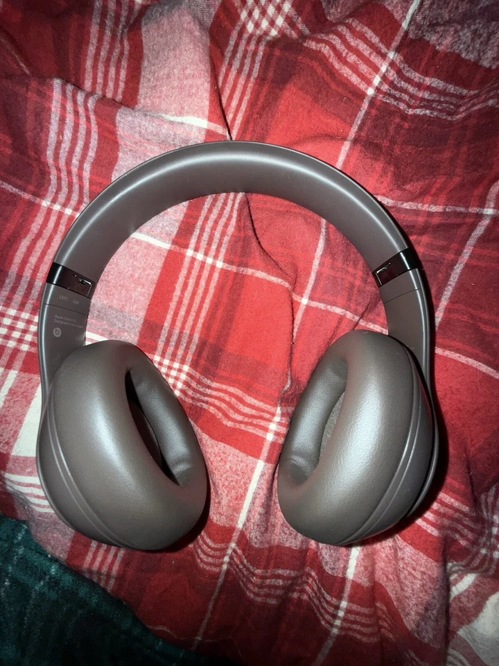 Beats by Dr. Dre Studio 3 wireless headphone matt brown - Image 4 of 4