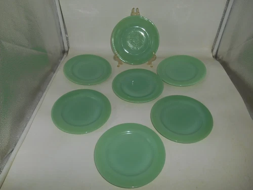 Set of 7 Fire King Jadeite Restaurant Ware 6.75" Bread & Butter Plates
