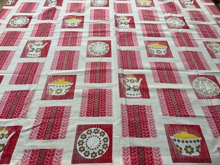 1960s/kitsch/kitchen print fabric/cotton/barkcloth/coffee pot/pans/red