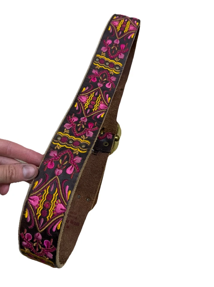 Lucky Brand Brown Leather Belt Red Embroidery size medium Gold Buckle - Image 4 of 4