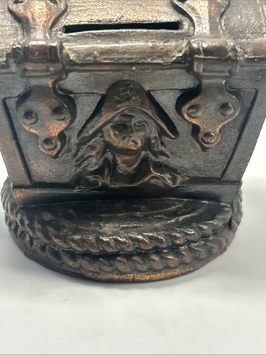 Cassapanca portamonete vintage in metallo fuso teschio pirata ossa incrociate - Foto 10 di 12