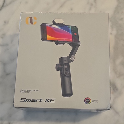 AOCHUAN Smart XE 3-Axis Smartphone Gimbal Stabilizer RGB Magnetic Fill Light