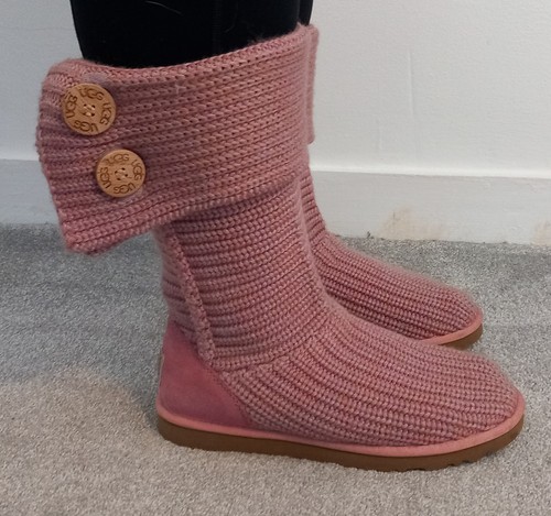 UGG Australia Classic Cardy Knit Boots - Size UK 7.5 - Picture 1 of 6