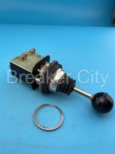 Allen Bradley 800T-T2SB41 Selector Switch Pilot 600 VAC — NEW No Box