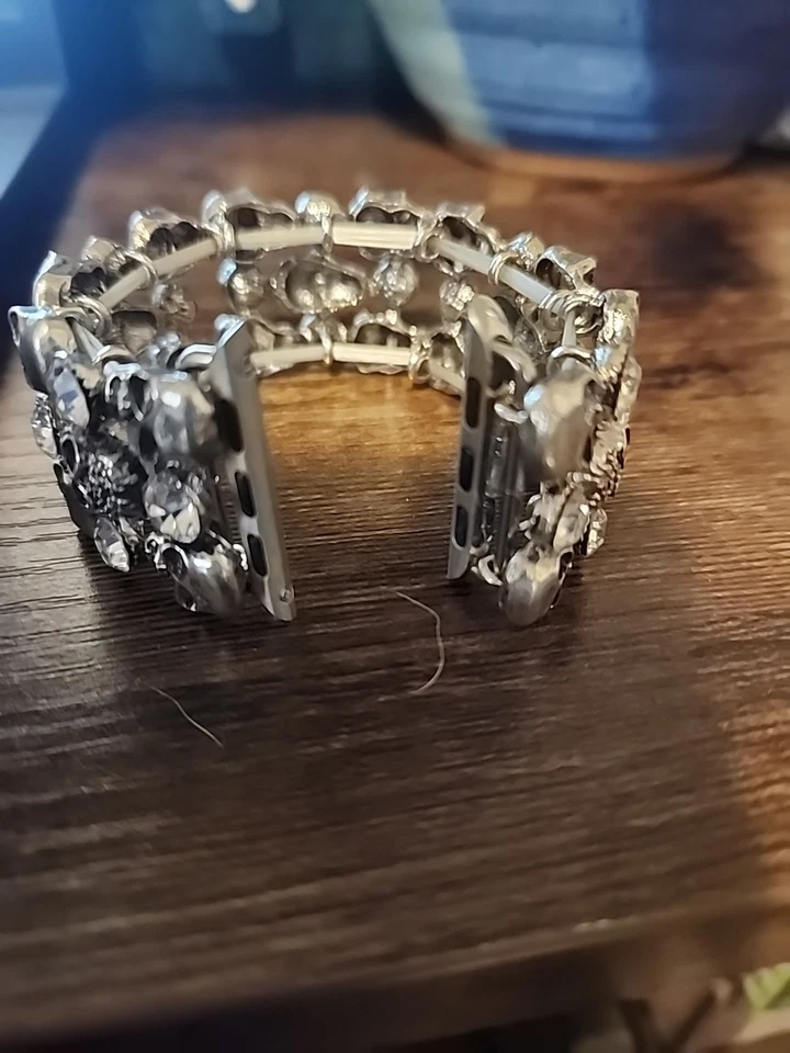 Correa de calaveras y cristales Apple iwatch Foto 3 de 4