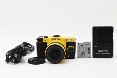 PENTAX Q7 Digital Camera Yellow [587 shots] & 02 Lens Set