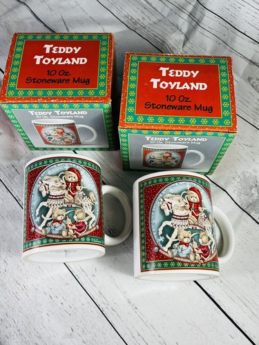 2 Vtg 90’s Teddy Bear toyland 10 ounce stoneware Christmas mugs Granny Cottage - Picture 2 of 7