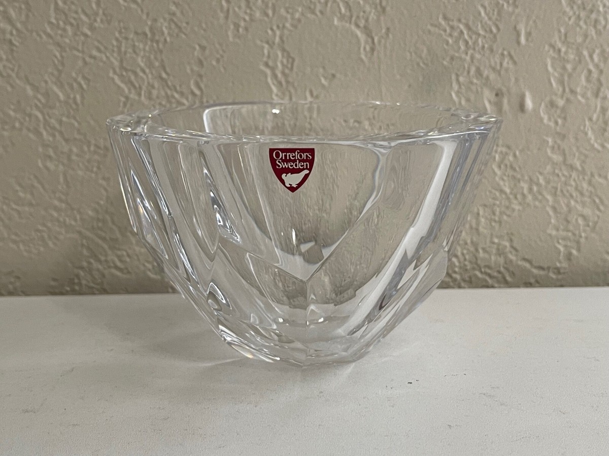 Sweden Orrefosのクリスタルガラスの置き物 Orrefors Sweden Fleur Pattern Crystal Bowl by Jan Johansson