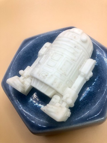 R2-D2 Star Wars Inspired Oatmeal Soap, Fun Nerdy Birthday Gift, Kids Bath, Blue - Picture 3 of 16