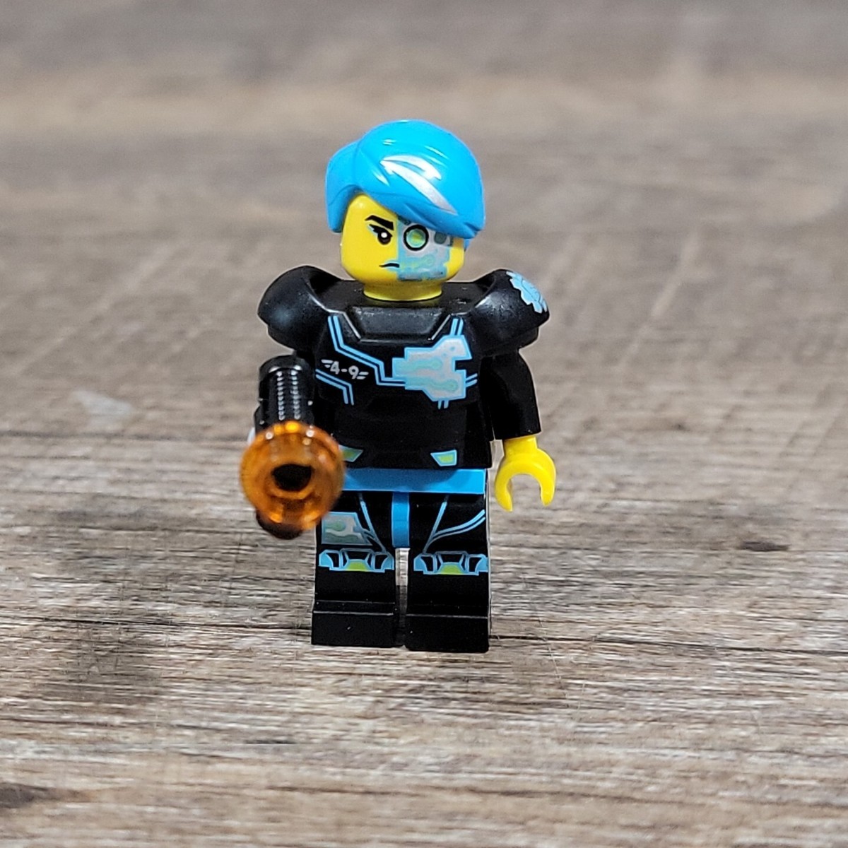 Lego Minifigures Series 16 Cyborg LEGO Cyborg Collectible