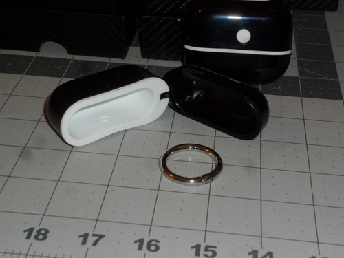 NIB Lot of 5 Black & White Ear Bud Cases Holders Key Chains Stocking Stuffer! - Picture 6 of 8
