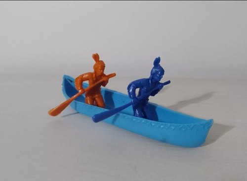 Vintage Wild West INDIANS ON CANOE Plastic Toy Soldiers 'Molley' Argentina 1970s - Picture 2 of 4