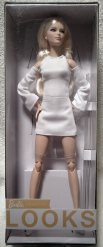 2021 Barbie Looks #6 Platinum Blonde Barbie Signature Looks From Japan - Picture 2 of 3