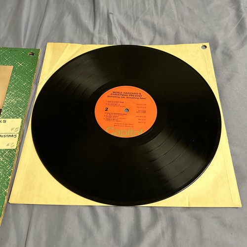 MERLE HAGGARD-"CHRISTMAS PRESENT" LP, CAPITOL SM-11230, 1979q - Picture 7 of 8