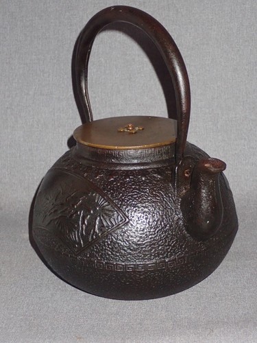 Large Antique RYUBUNDO Tetsubin Signed Bronze Lid Cast Iron Teapot Water Kettle - Bild 4 von 10