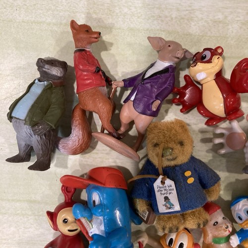 Vintage Toys Ducktales Space Jam Disney Figures Peter Rabbit Paddington Tubbie - Picture 2 of 10