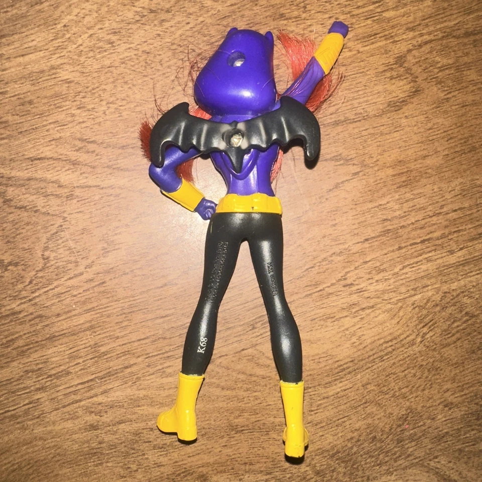 Figura de acción Mcdonald’s 2016 Batgirl Bat Girl #8 DC Super Hero Girls Foto 2 de 2