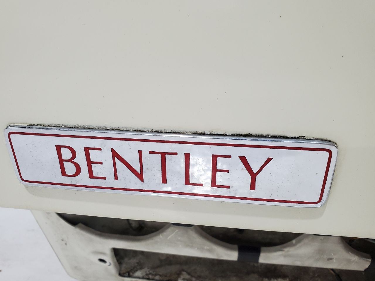 Bentley Turbo R 1990 Condenser compartment lid White