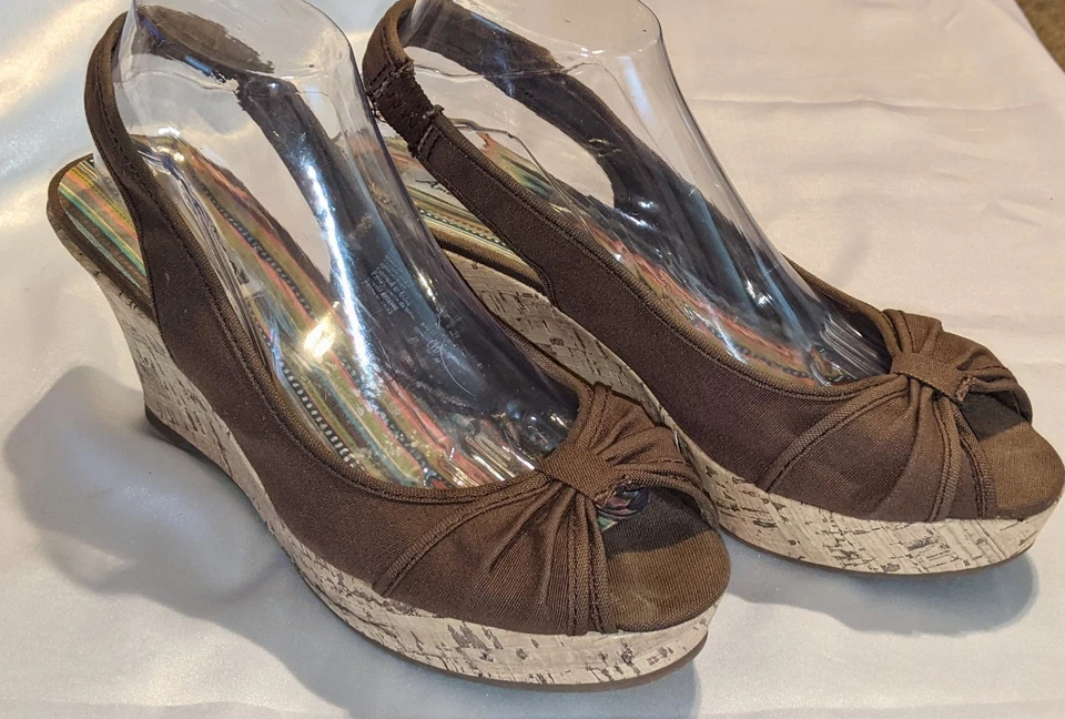 Zapatos de cuña American Eagle para mujer punta abierta tacones de corcho tela marrón talla 10 Foto 2 de 4